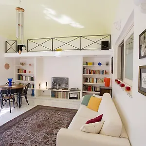 Domus Osterio Magno Apartment